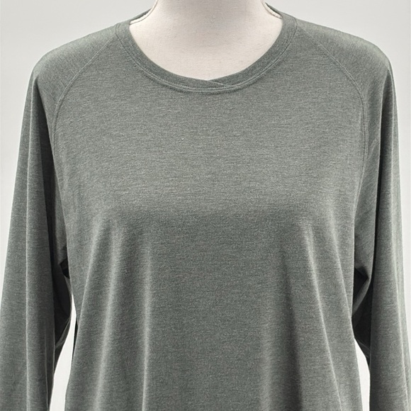 Patagonia 3/4 Sleeve Zip Pocket Cycling Shirt in Grey - Size Medium - Picture 2 of 10